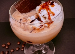 „Affogato“ kavos ir ledų desertas/